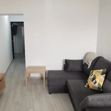 Situacion Inmejorable. Centrico Y Tranquilo Apartamento