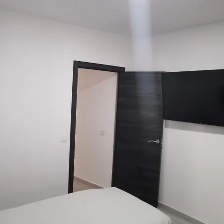 Situacion Inmejorable. Centrico Y Tranquilo Apartamento *
